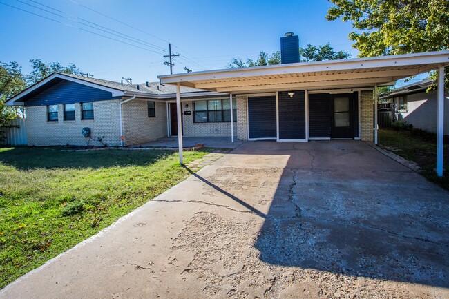 5501 9th St in Lubbock, TX - Building Photo - Building Photo