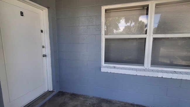 1019 Chipola Rd in Fort Pierce, FL - Building Photo - Building Photo