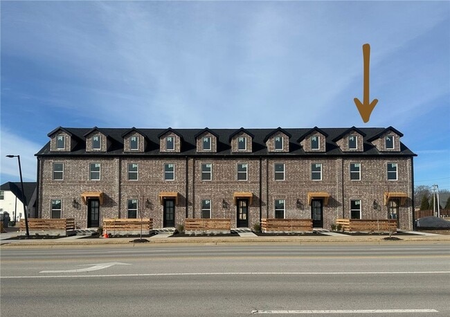 property at 5902 S Bellview Rd