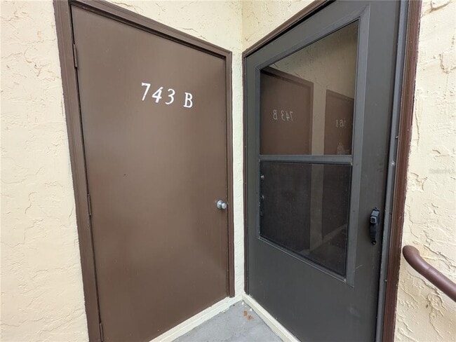 743 Midway Dr in Ocala, FL - Building Photo - Building Photo