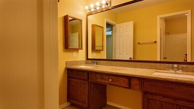 7003 Glen Rosa Dr in Katy, TX - Building Photo - Building Photo