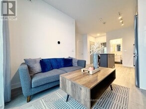 50 Upper Mall Wy in Vaughan, ON - Building Photo - Building Photo