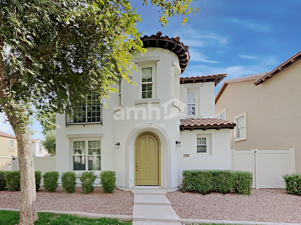 944 S Adam Way in Gilbert, AZ - Building Photo