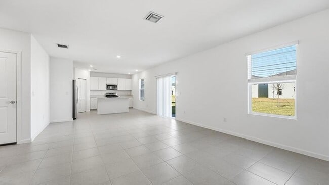 10761 NW Everbreeze Dr, Unit B in Port St. Lucie, FL - Building Photo - Building Photo