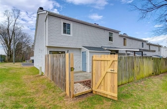 561 Brookside Ct in Kernersville, NC - Building Photo - Building Photo
