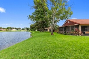 1315 Summit Run Cir in West Palm Beach, FL - Building Photo