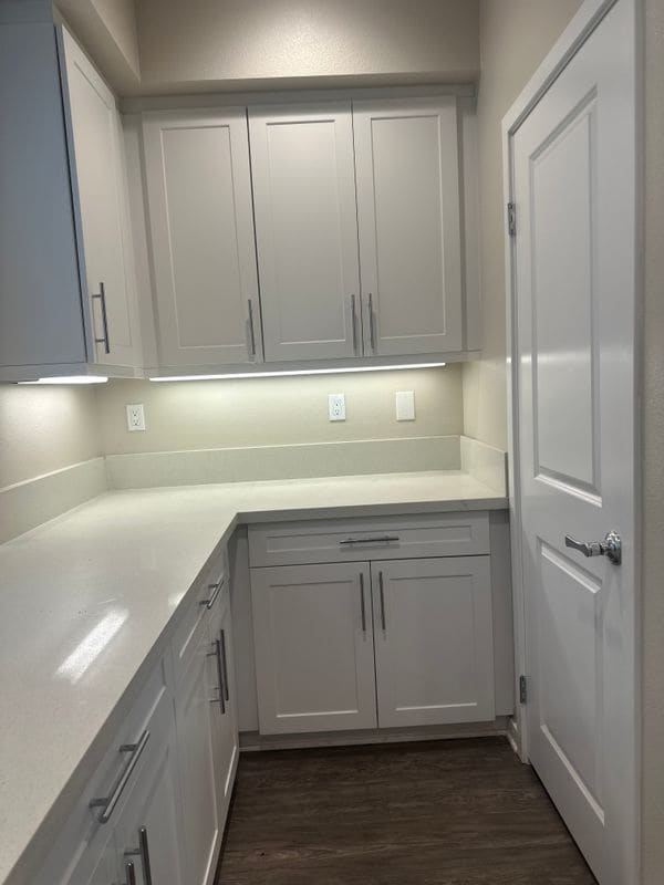 712 Highline Way in Upland, CA - Building Photo - Building Photo