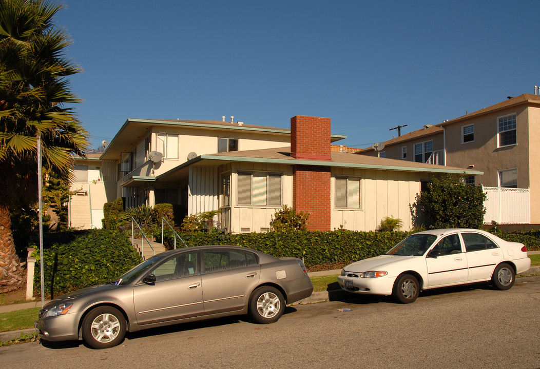 7119-7123 Flight Ave in Los Angeles, CA - Foto de edificio