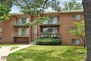 Parkway Plaza Apartments