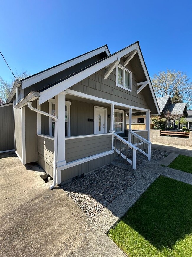 224 NW 11th St in McMinnville, OR - Building Photo - Building Photo
