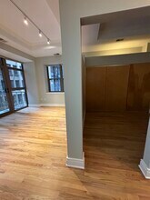 212 W Washington St in Chicago, IL - Foto de edificio - Building Photo