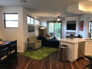 705 W Queen Creek Rd