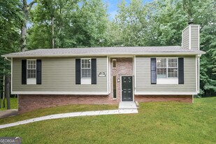 2280 Chestnut Log Dr in Lithia Springs, GA - Building Photo