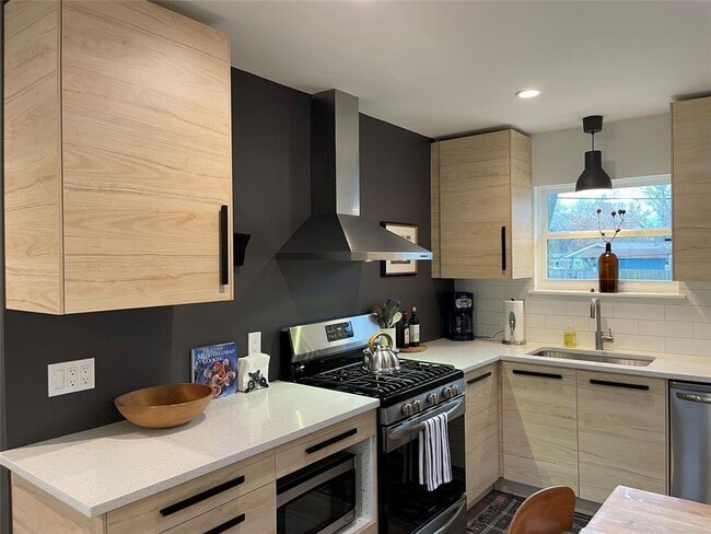 1809 Forestglade Dr in Austin, TX - Building Photo - Building Photo