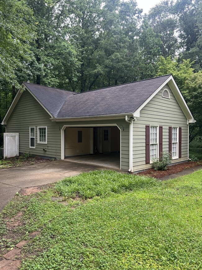 1080 Sharon Pl in Watkinsville, GA - Building Photo - Building Photo