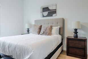 2623 Keene St, Unit 511 in Houston, TX - Building Photo