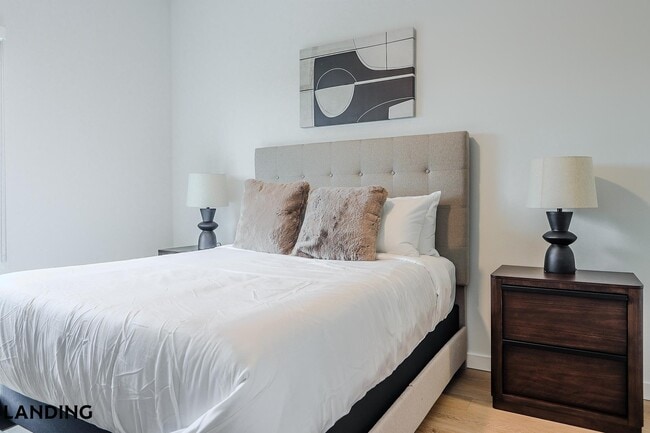 2623 Keene St, Unit 523 in Houston, TX - Building Photo - Building Photo