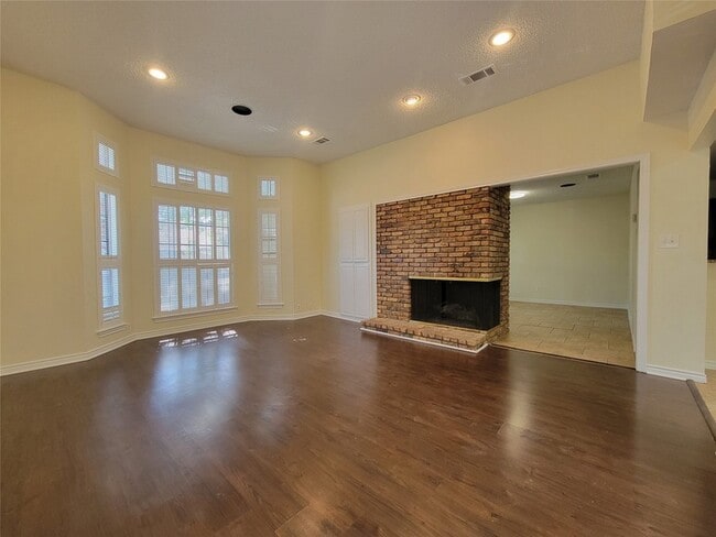 201 Benwynd Dr, Unit 1105 in Mesquite, TX - Building Photo - Building Photo