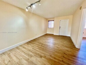 4681 NW 9th St in Miami, FL - Building Photo - Building Photo