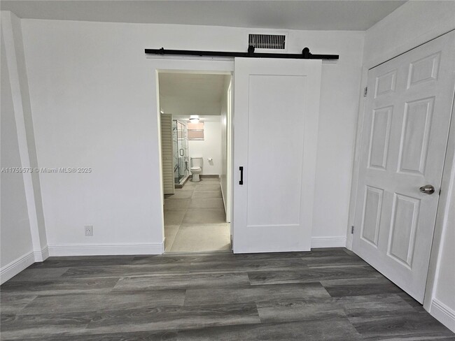 404 NW 68th Ave in Plantation, FL - Building Photo - Building Photo