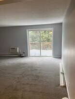 1560 Douglas Ave, Unit A13 in North Providence, RI - Building Photo