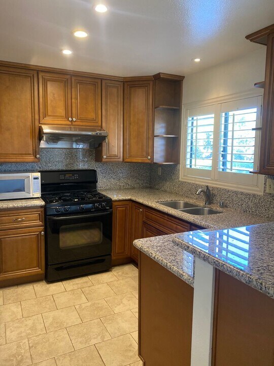 2311 Archwood Ln in Simi Valley, CA - Building Photo
