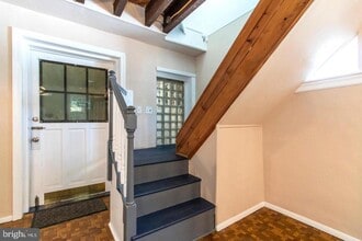18 E Gorgas Ln in Philadelphia, PA - Building Photo - Building Photo