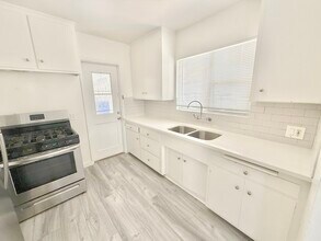 231 California Ave, Unit 1056 in Santa Monica, CA - Building Photo - Building Photo