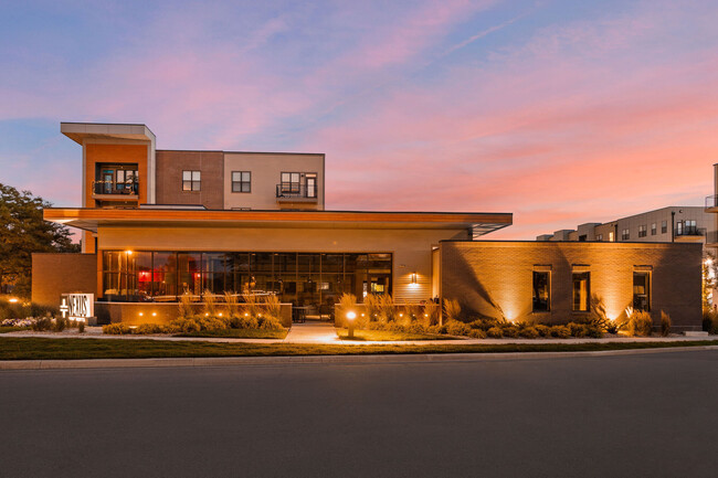 Nexus Noblesville Apartments in Noblesville, IN - Foto de edificio - Building Photo