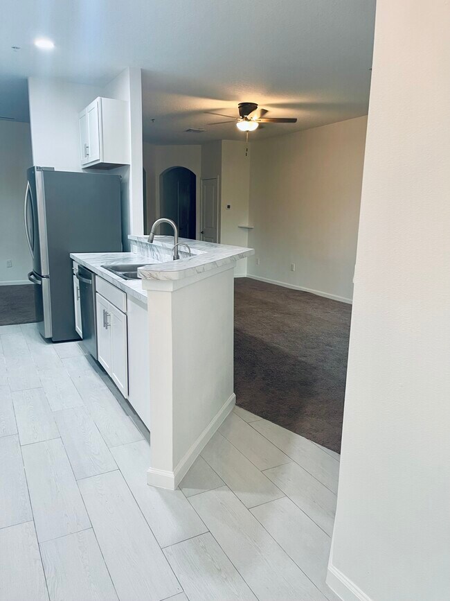 3951 Playa del Sol Dr, Unit #104 in Rockledge, FL - Building Photo - Building Photo