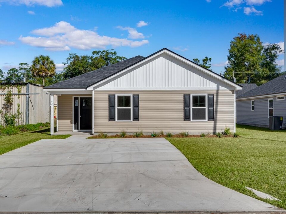 62 Shawnee Trail in Crawfordville, FL - Building Photo