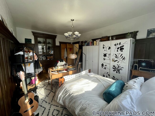 property at 25 Gibbs St