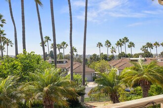 83 Ocean Vista in Newport Beach, CA - Building Photo - Building Photo