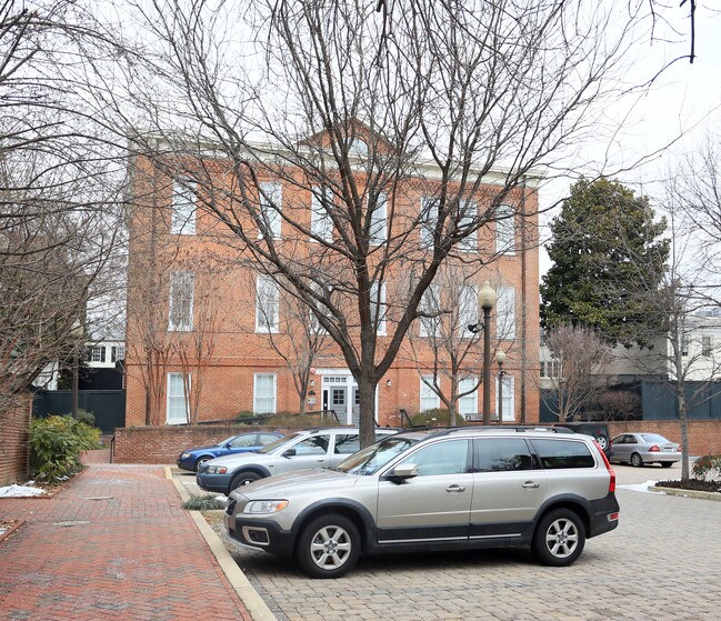 Phillips School Condominium in Washington, DC - Foto de edificio - Building Photo