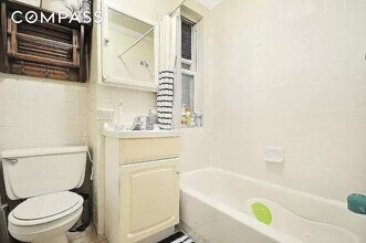 1273 1st Ave in New York, NY - Building Photo - Building Photo