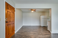 Williamsburg Flats in Thiensville, WI - Building Photo - Interior Photo