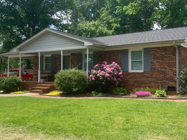 property at 110 Holly Dr