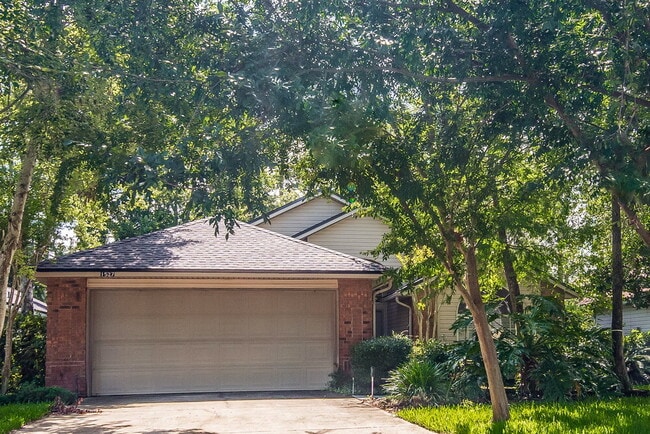 property at 1527 Linkside Dr