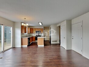 1557 Pheasant Run Dr in Newark, OH - Building Photo - Building Photo