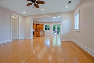 3072 Carter St in Miami, FL - Building Photo - Building Photo