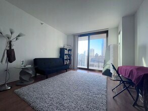 635 N Dearborn St in Chicago, IL - Building Photo - Building Photo