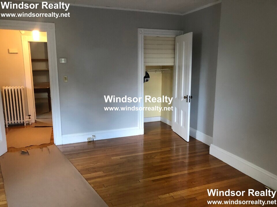 68 Charlesbank Rd in Newton, MA - Building Photo