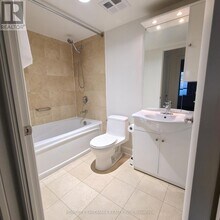 18 Harrison Garden Blvd in Toronto, ON - Building Photo - Building Photo