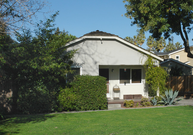 232 Silverwood Ave in Mountain View, CA - Building Photo - Building Photo