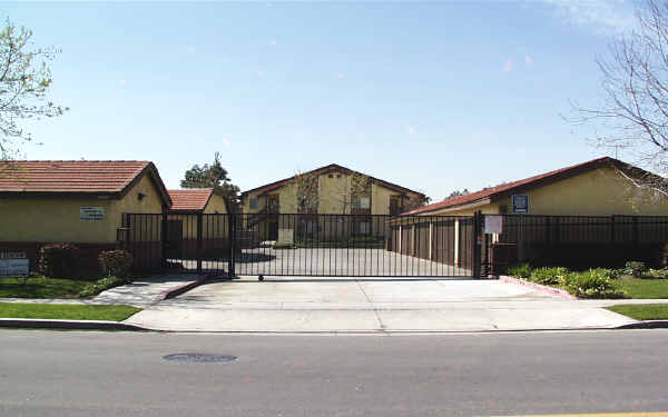 Park Flower Apartments in Garden Grove, CA - Foto de edificio - Building Photo