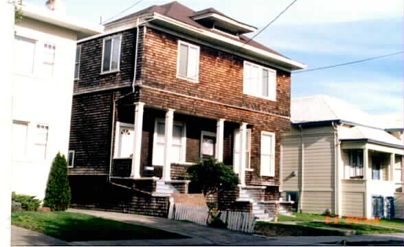 2157 Encinal Ave in Alameda, CA - Foto de edificio