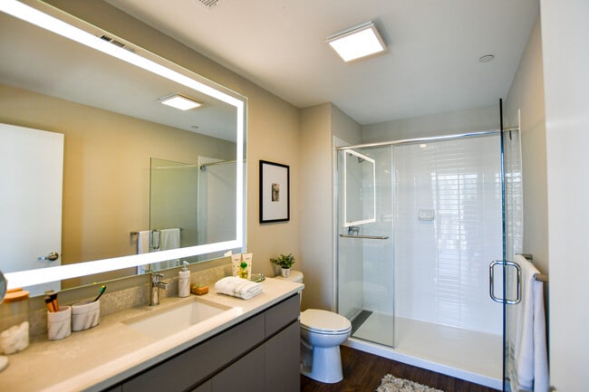 Opus @ Harbor Point in Stamford, CT - Foto de edificio - Building Photo