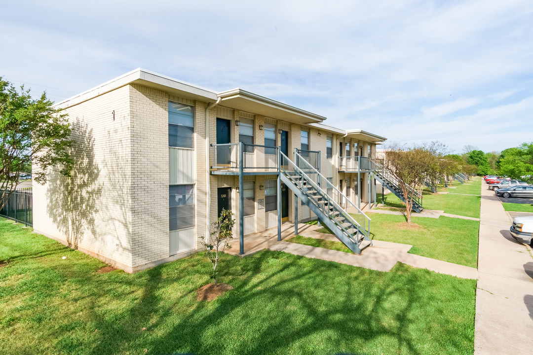 BOSSIER EAST APARTMENTS Photo