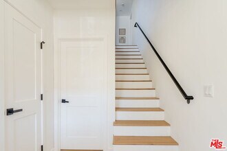 6763 Lexington Ave in Los Angeles, CA - Building Photo - Building Photo