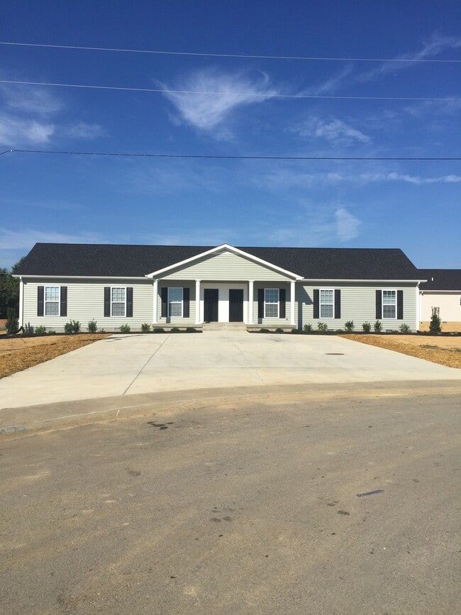 1262 Bluegrass Rd, Unit B